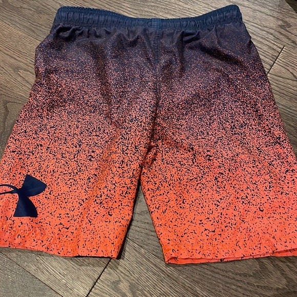 Under Armour sz S youth swim shorts - Picture 4 of 5